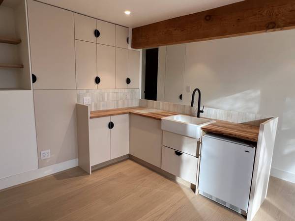 1BR/1BA Apartment · Oakland photo 2