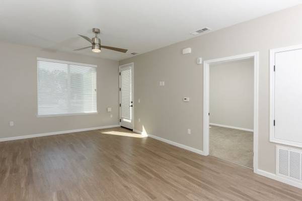 1BR/1BA Apartment · Redwood City photo 4