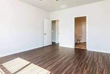 1BR/1BA Apartment · Jackson Heights photo 2