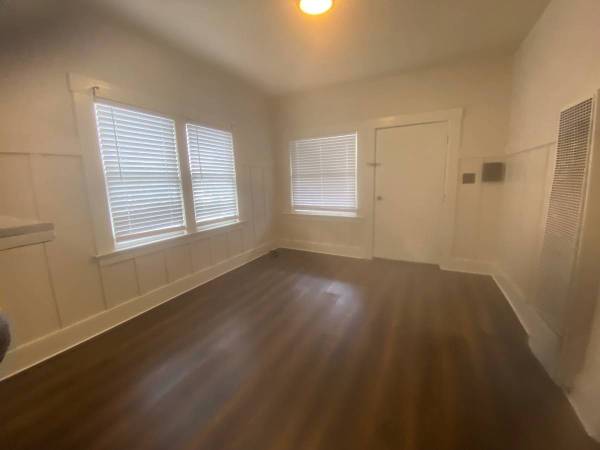2BR/1BA Apartment · Vallejo photo 3