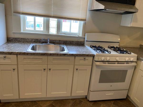 2BR/1BA Apartment · Vallejo photo 2