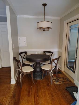 1BR/1BA Apartment · Elmhurst photo 3