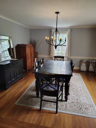 1BR/1BA Apartment · Elmhurst photo 2