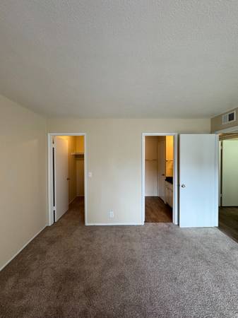 Apartments on Carriage Dr · Morgan Hill photo 3