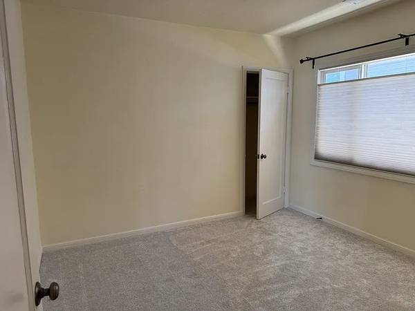 2BR/1BA Duplex on 7th Ave · San Mateo photo 3