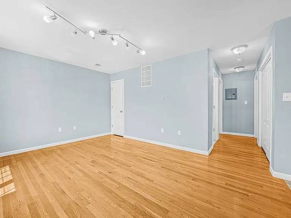 Apartments on 68th Rd · Ridgewood photo 3