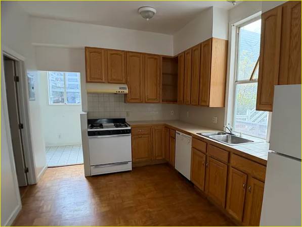 2BR/1BA Flat on Greenwich St · San Francisco photo 2