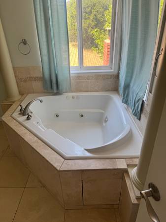 1BR/1BA In Law Adu on Clemente Ct · Novato photo 4