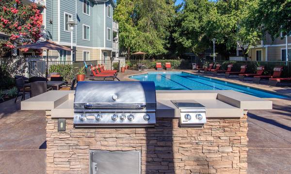 2BR/2BA Apartment · Hayward photo 4