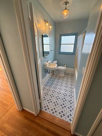 2BR/1BA Apartment · Berkeley photo 3