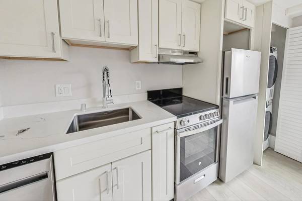 Apartments on Walker Ave · Oakland photo 5