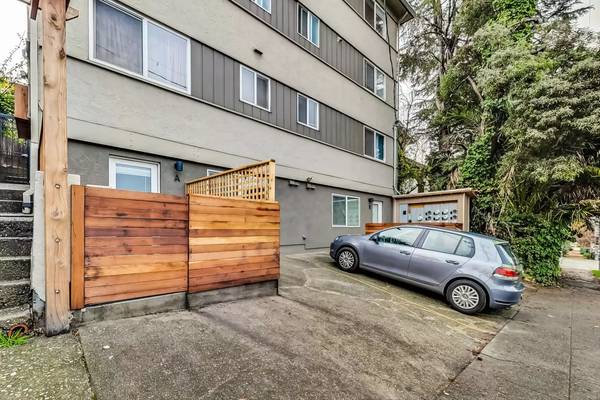 Apartments on Walker Ave · Oakland photo 2