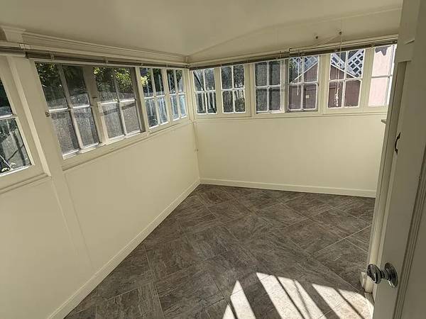2BR/1BA Single Family House on Webster St · Palo Alto photo 4