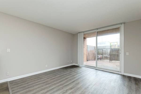 1BR/1BA Apartment · Oakland photo 5