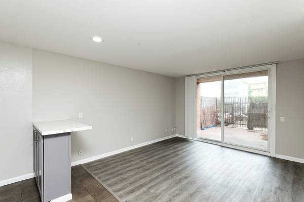 1BR/1BA Apartment · Oakland photo 4