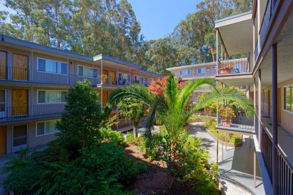 2BR/2BA Apartment · San Leandro photo 3