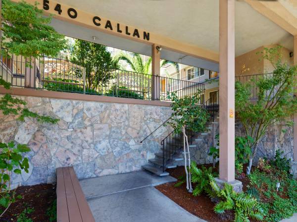 2BR/2BA Apartment · San Leandro photo 2