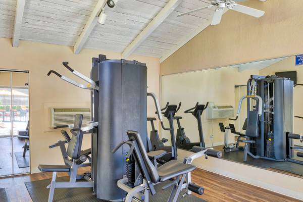 Apartments on Golden Rd · Pleasanton photo 4