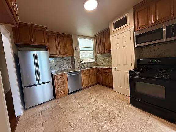 2BR/1BA Apartment · San Francisco photo 2