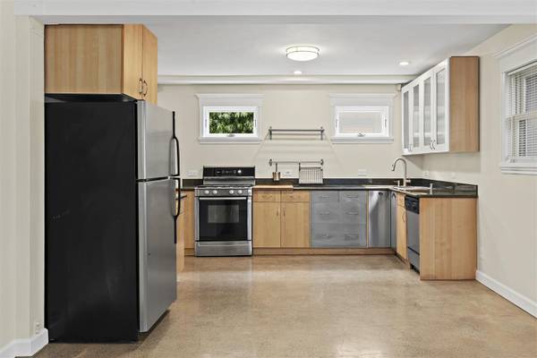 2BR/1BA Condo · Berkeley photo 2