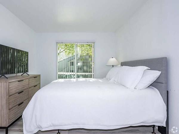 Apartments on Larissa Lane · Vallejo photo 3