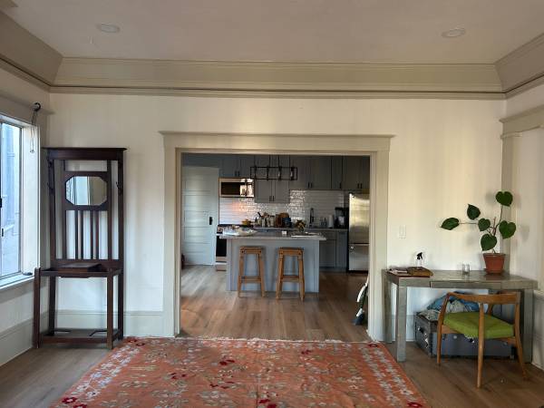 4BR/2BA Apartment · Emeryville photo 3