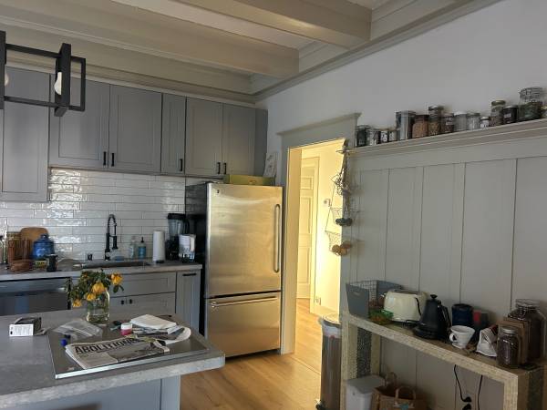 4BR/2BA Apartment · Emeryville photo 4