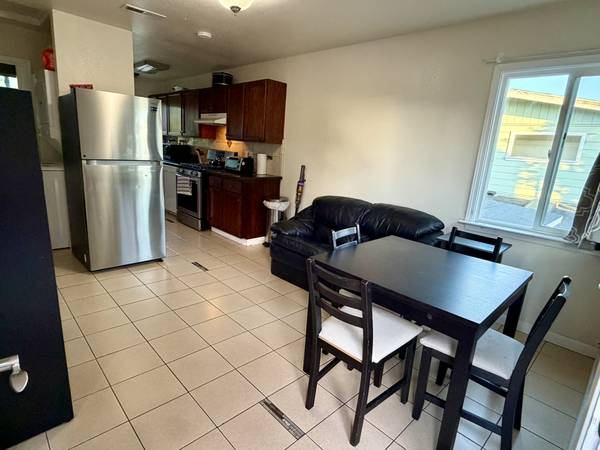 1BR/1BA Apartment · Berkeley photo 2
