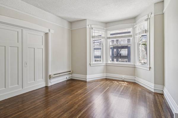 1BR/1BA Apartment on California St · San Francisco photo 2