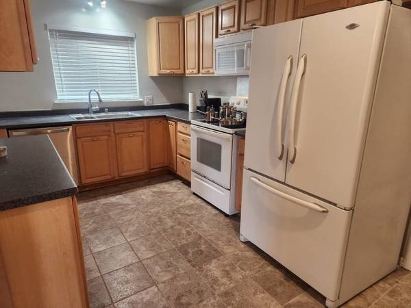 2BR/2BA Apartment · Lafayette photo 3