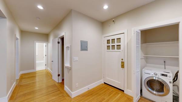 Taylor Street SF Apartment photo 4
