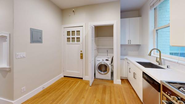 Taylor Street SF Apartment photo 2