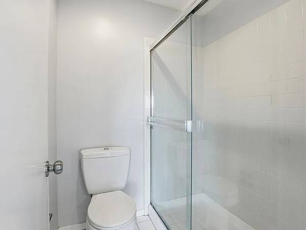 1BR/1BA Other on Lawton St · San Francisco photo 5