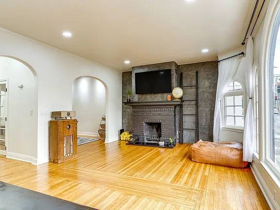 3232 Divisadero St San Francisco, CA 94123 photo 4