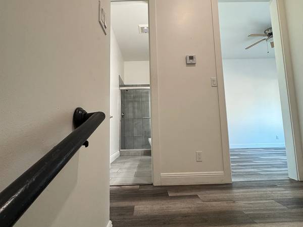 1537 9th St Oakland, CA 94607 photo 3