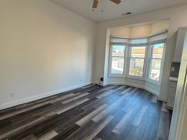 1537 9th St Oakland, CA 94607 photo 4