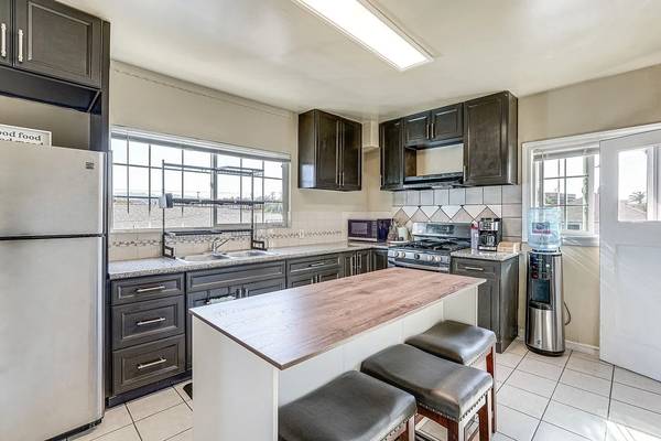 1218 84th Ave Oakland, CA 94621 photo 4