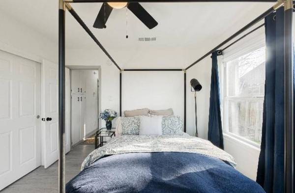 2BR/1BA Apartment · Oakland photo 2