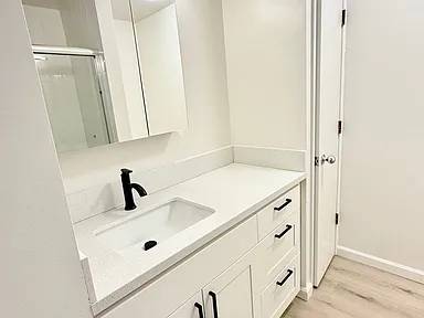 2BR/1BA Apartment · San Francisco photo 5
