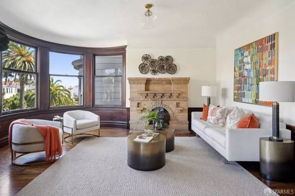 2BR/1BA Apartment on Stockton St · San Francisco photo 2