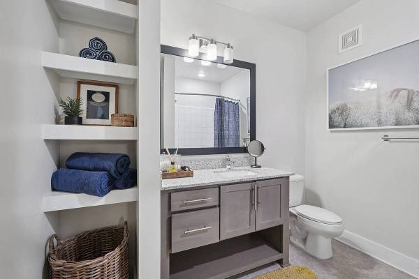 1BR/1BA Apartment · Sebastopol photo 4