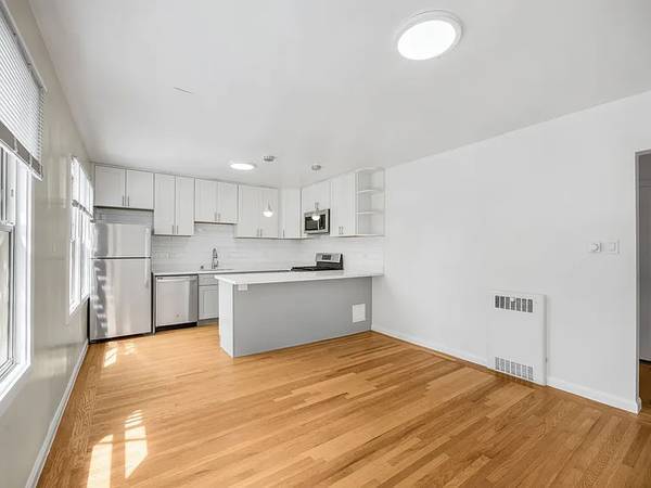 2BR/1BA Other on Chestnut St Unit 03 · San Francisco photo 2