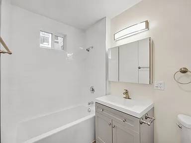 2BR/1BA Other on Chestnut St Unit 03 · San Francisco photo 5