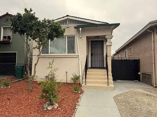 Houses on Auseon Ave · Oakland photo 2