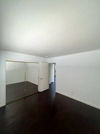 2BR/1BA Other on Ravenscourt Ave · Campbell photo 5