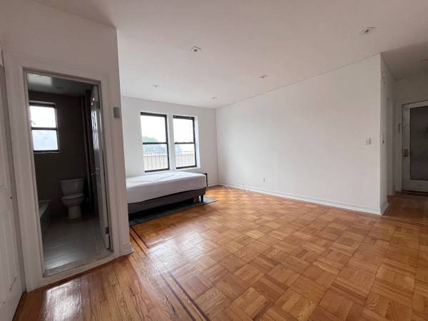 1BR/1BA Apartment · Bronx photo 3