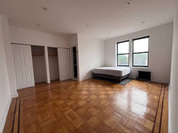 1BR/1BA Apartment · Bronx photo 2