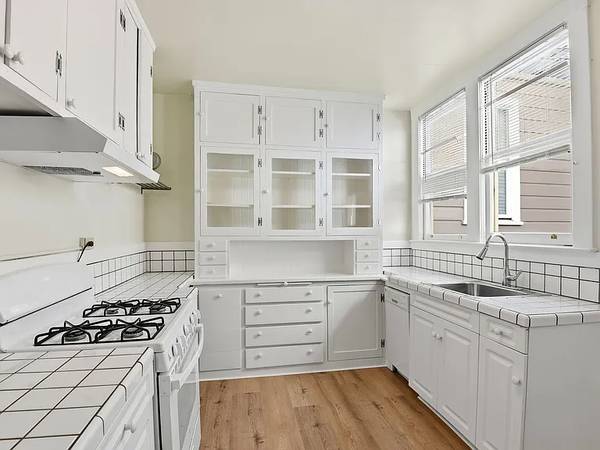 Others on 29th St Unit 380 29th Street · San Francisco photo 3
