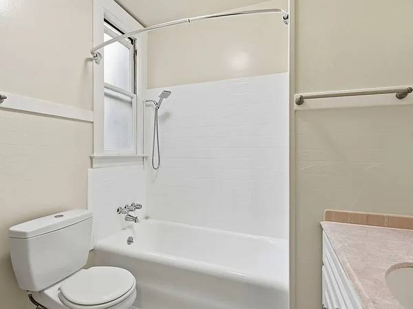 Others on 29th St Unit 380 29th Street · San Francisco photo 4