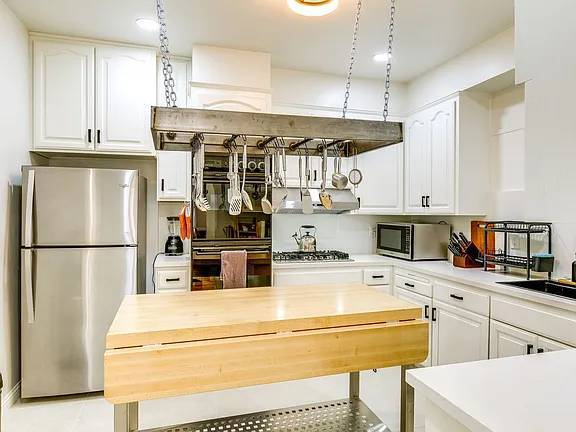 2BR/1BA Apartment · Petaluma photo 4